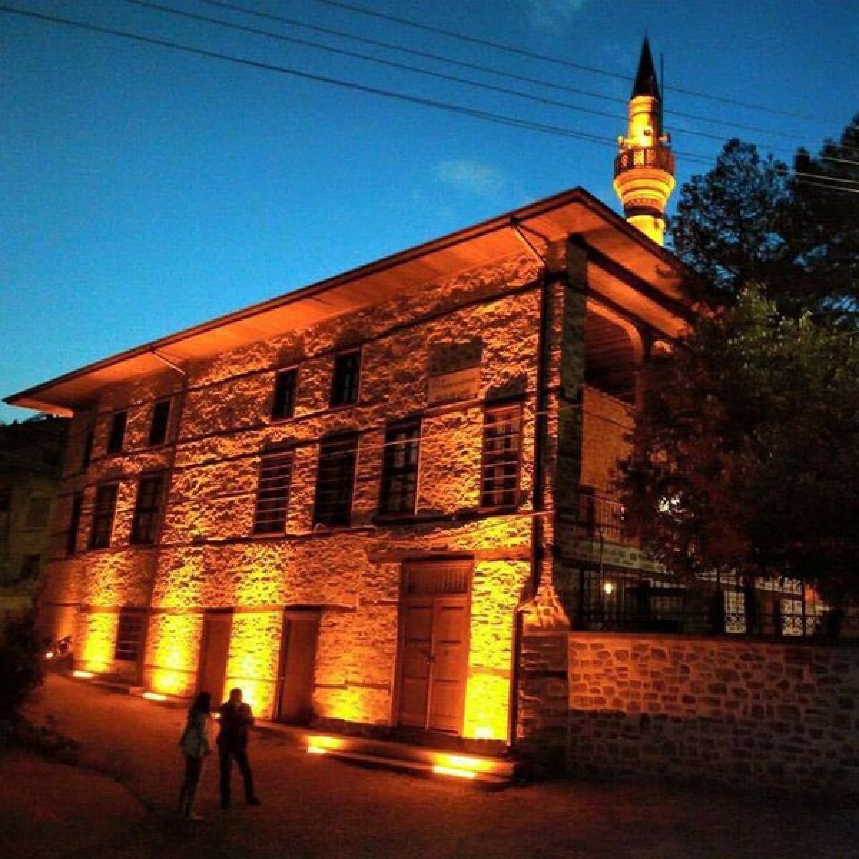 Cami-Kilise Kumlama