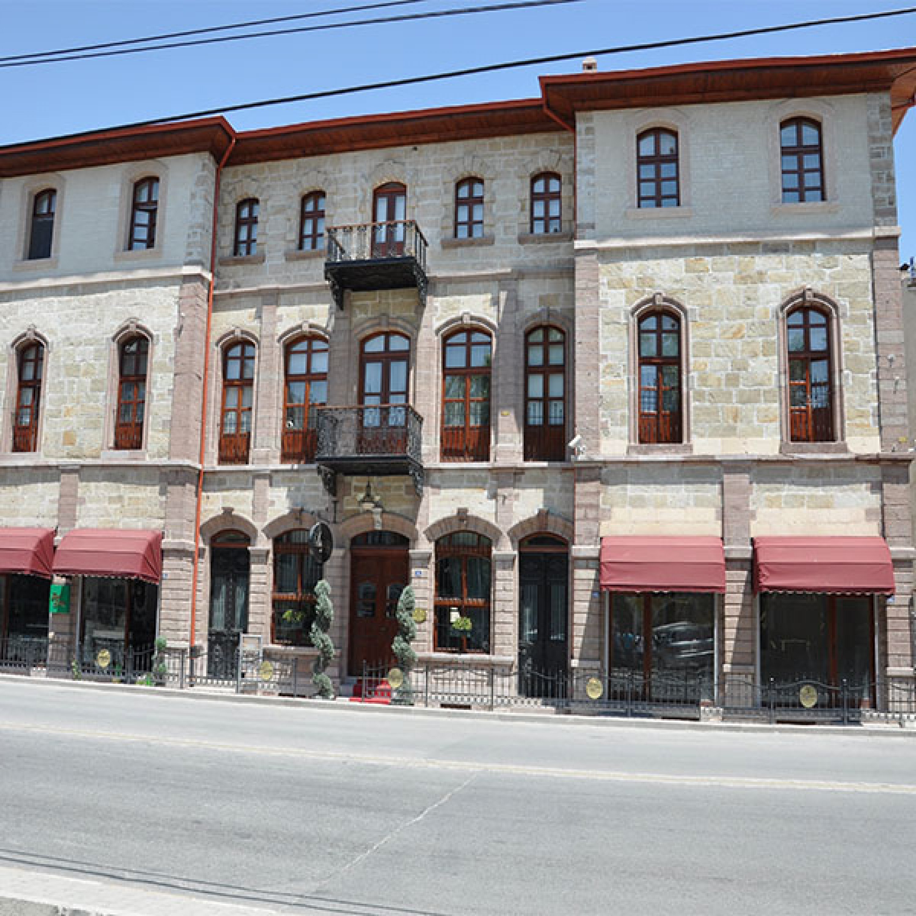 Bina,Han,Türbe Kumlama